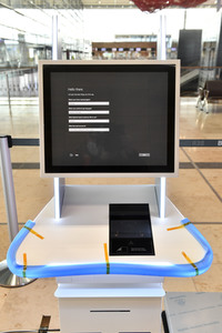 Rundgang durch den öffentlichen Bereich des Terminals 1 auf dem Flughafen Berlin Brandenburg