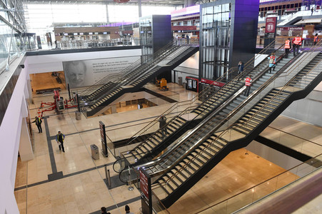 Rundgang durch den öffentlichen Bereich des Terminals 1 auf dem Flughafen Berlin Brandenburg