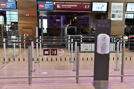 Rundgang durch den öffentlichen Bereich des Terminals 1 auf dem Flughafen Berlin Brandenburg