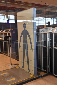 Rundgang durch den öffentlichen Bereich des Terminals 1 auf dem Flughafen Berlin Brandenburg