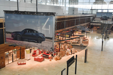 Rundgang durch den öffentlichen Bereich des Terminals 1 auf dem Flughafen Berlin Brandenburg