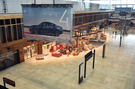 Rundgang durch den öffentlichen Bereich des Terminals 1 auf dem Flughafen Berlin Brandenburg