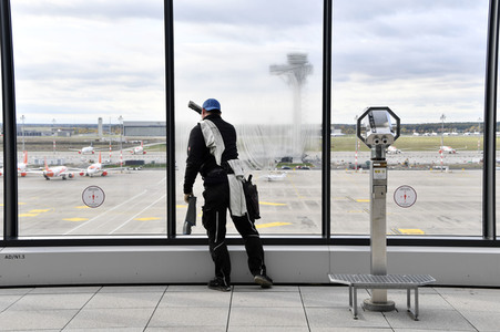Rundgang durch den öffentlichen Bereich des Terminals 1 auf dem Flughafen Berlin Brandenburg