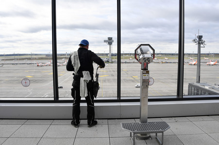 Rundgang durch den öffentlichen Bereich des Terminals 1 auf dem Flughafen Berlin Brandenburg