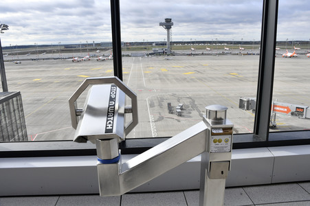 Rundgang durch den öffentlichen Bereich des Terminals 1 auf dem Flughafen Berlin Brandenburg
