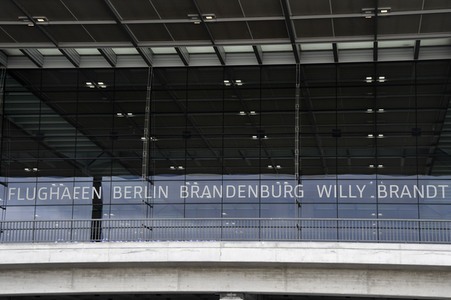 Rundgang durch den öffentlichen Bereich des Terminals 1 auf dem Flughafen Berlin Brandenburg