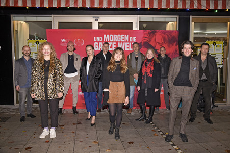 Preview 'Und morgen die ganze Welt' in München