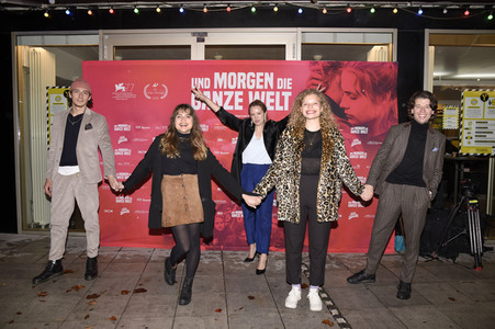 Preview 'Und morgen die ganze Welt' in München