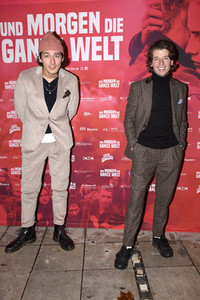 Preview 'Und morgen die ganze Welt' in München