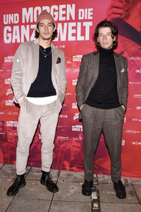 Preview 'Und morgen die ganze Welt' in München