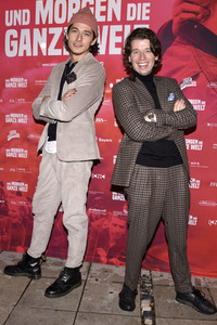 Preview 'Und morgen die ganze Welt' in München