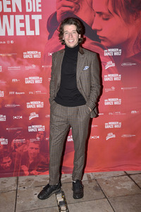 Preview 'Und morgen die ganze Welt' in München