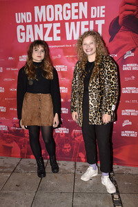 Preview 'Und morgen die ganze Welt' in München