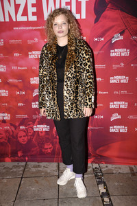 Preview 'Und morgen die ganze Welt' in München