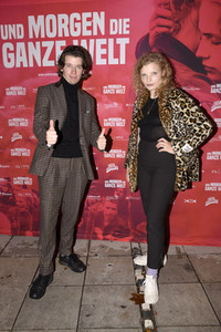 Preview 'Und morgen die ganze Welt' in München