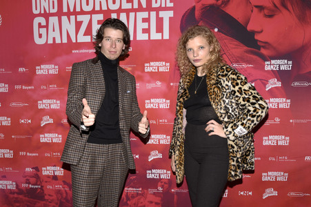 Preview 'Und morgen die ganze Welt' in München