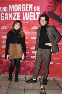 Preview 'Und morgen die ganze Welt' in München