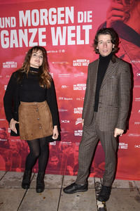 Preview 'Und morgen die ganze Welt' in München