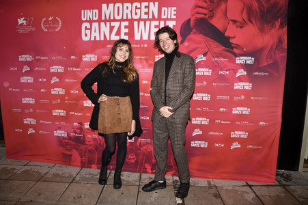 Preview 'Und morgen die ganze Welt' in München