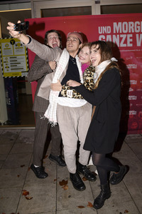 Preview 'Und morgen die ganze Welt' in München