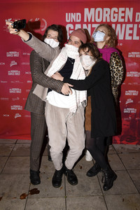 Preview 'Und morgen die ganze Welt' in München
