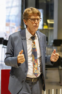 Führung vor der Inbetriebnahme des Flughafens Berlin-Brandenburg in Schönefeld