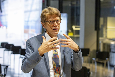 Führung vor der Inbetriebnahme des Flughafens Berlin-Brandenburg in Schönefeld