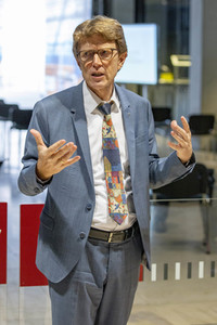 Führung vor der Inbetriebnahme des Flughafens Berlin-Brandenburg in Schönefeld