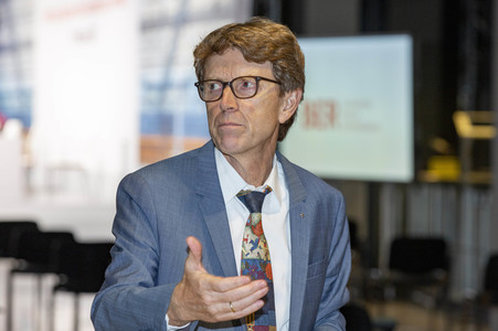 Führung vor der Inbetriebnahme des Flughafens Berlin-Brandenburg in Schönefeld