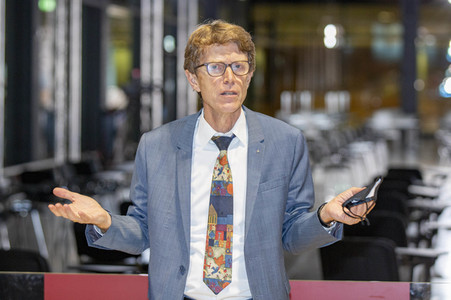 Führung vor der Inbetriebnahme des Flughafens Berlin-Brandenburg in Schönefeld