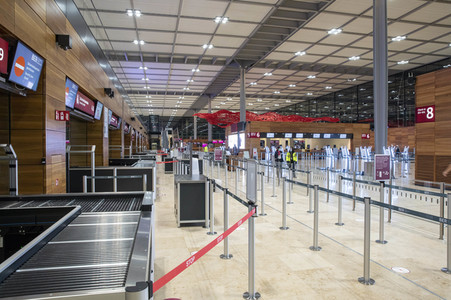 Führung vor der Inbetriebnahme des Flughafens Berlin-Brandenburg in Schönefeld