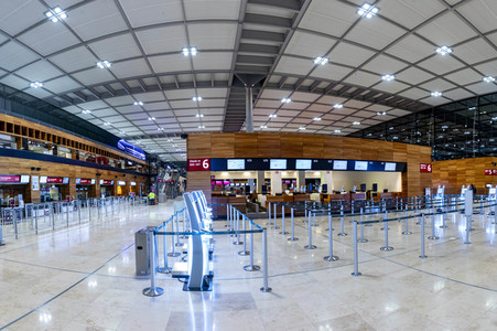 Führung vor der Inbetriebnahme des Flughafens Berlin-Brandenburg in Schönefeld