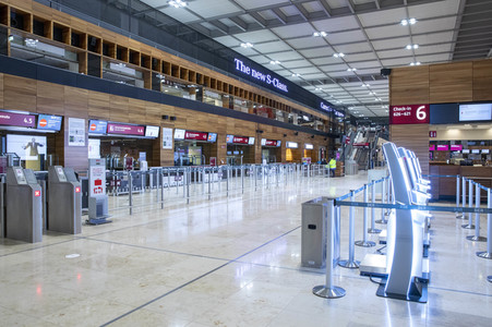 Führung vor der Inbetriebnahme des Flughafens Berlin-Brandenburg in Schönefeld