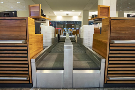 Führung vor der Inbetriebnahme des Flughafens Berlin-Brandenburg in Schönefeld