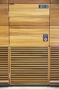 Führung vor der Inbetriebnahme des Flughafens Berlin-Brandenburg in Schönefeld