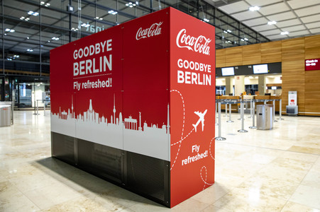 Führung vor der Inbetriebnahme des Flughafens Berlin-Brandenburg in Schönefeld