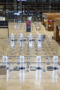 Führung vor der Inbetriebnahme des Flughafens Berlin-Brandenburg in Schönefeld