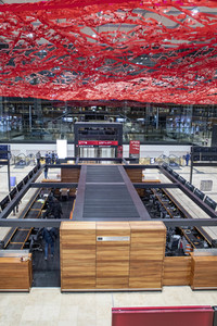 Führung vor der Inbetriebnahme des Flughafens Berlin-Brandenburg in Schönefeld