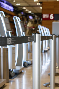 Führung vor der Inbetriebnahme des Flughafens Berlin-Brandenburg in Schönefeld