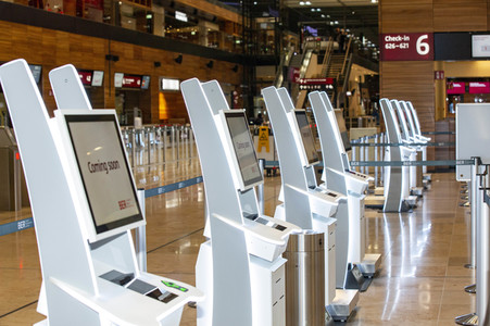 Führung vor der Inbetriebnahme des Flughafens Berlin-Brandenburg in Schönefeld