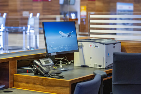 Führung vor der Inbetriebnahme des Flughafens Berlin-Brandenburg in Schönefeld