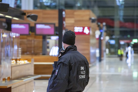 Führung vor der Inbetriebnahme des Flughafens Berlin-Brandenburg in Schönefeld