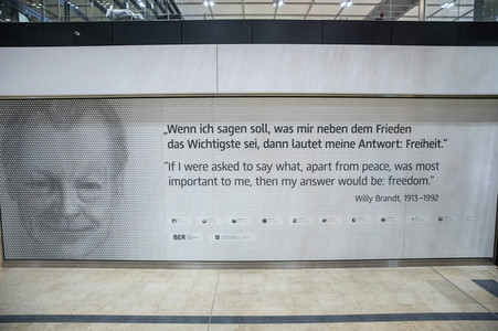 Führung vor der Inbetriebnahme des Flughafens Berlin-Brandenburg in Schönefeld