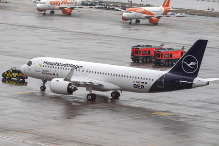 Eröffnung des Flughafens Berlin-Brandenburg in Schönefeld