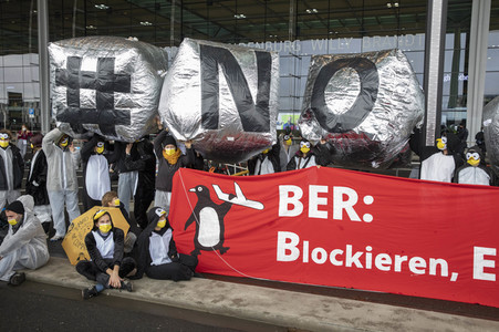 Eröffnung des Flughafens Berlin-Brandenburg in Schönefeld