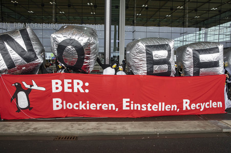 Eröffnung des Flughafens Berlin-Brandenburg in Schönefeld