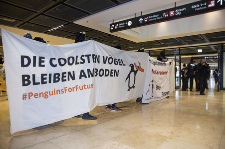 Eröffnung des Flughafens Berlin-Brandenburg in Schönefeld