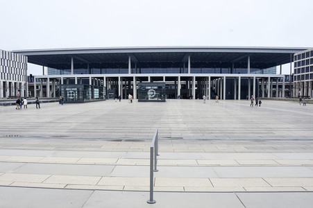 Regelbetrieb am Flughafen Berlin-Brandenburg in Schönefeld
