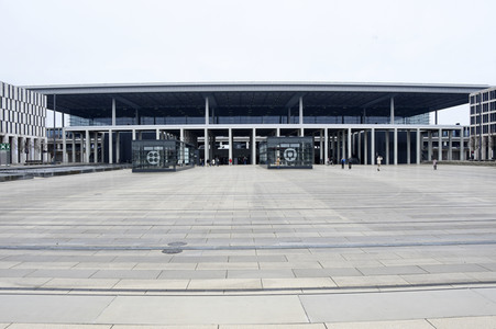 Regelbetrieb am Flughafen Berlin-Brandenburg in Schönefeld
