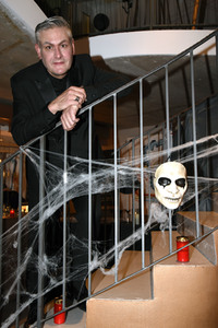 Revue-Premiere 'Hell-oh-rama' in München